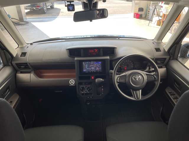 トヨタ ルーミー X S 兵庫県 2017(平29)年 7.1万km ファインブルーマイカメタリック ・社外ナビ/CD/DVD/AM/FM/USB/AUX/・バックカメラ/・スマートアシストII/・衝突回避支援ブレーキ機能/・衝突警報機能（対車両・対歩行者）、/・車線逸脱警報機能/・誤発進抑制制御機能/・後方誤発進抑制制御機能、/・先行車発進お知らせ機能/・片側パワースライドドア/・社外フロアマット/・純正ホイールキャップ/・オートライト/・アイドリングストップ/・スマートキー/・電動格納ミラー/・社外ドライブレコーダー