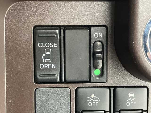 トヨタ ルーミー X S 兵庫県 2017(平29)年 7.1万km ファインブルーマイカメタリック ・社外ナビ/CD/DVD/AM/FM/USB/AUX/・バックカメラ/・スマートアシストII/・衝突回避支援ブレーキ機能/・衝突警報機能（対車両・対歩行者）、/・車線逸脱警報機能/・誤発進抑制制御機能/・後方誤発進抑制制御機能、/・先行車発進お知らせ機能/・片側パワースライドドア/・社外フロアマット/・純正ホイールキャップ/・オートライト/・アイドリングストップ/・スマートキー/・電動格納ミラー/・社外ドライブレコーダー