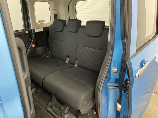 トヨタ ルーミー X S 兵庫県 2017(平29)年 7.1万km ファインブルーマイカメタリック ・社外ナビ/CD/DVD/AM/FM/USB/AUX/・バックカメラ/・スマートアシストII/・衝突回避支援ブレーキ機能/・衝突警報機能（対車両・対歩行者）、/・車線逸脱警報機能/・誤発進抑制制御機能/・後方誤発進抑制制御機能、/・先行車発進お知らせ機能/・片側パワースライドドア/・社外フロアマット/・純正ホイールキャップ/・オートライト/・アイドリングストップ/・スマートキー/・電動格納ミラー/・社外ドライブレコーダー