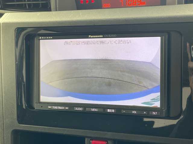 トヨタ ルーミー X S 兵庫県 2017(平29)年 7.1万km ファインブルーマイカメタリック ・社外ナビ/CD/DVD/AM/FM/USB/AUX/・バックカメラ/・スマートアシストII/・衝突回避支援ブレーキ機能/・衝突警報機能（対車両・対歩行者）、/・車線逸脱警報機能/・誤発進抑制制御機能/・後方誤発進抑制制御機能、/・先行車発進お知らせ機能/・片側パワースライドドア/・社外フロアマット/・純正ホイールキャップ/・オートライト/・アイドリングストップ/・スマートキー/・電動格納ミラー/・社外ドライブレコーダー