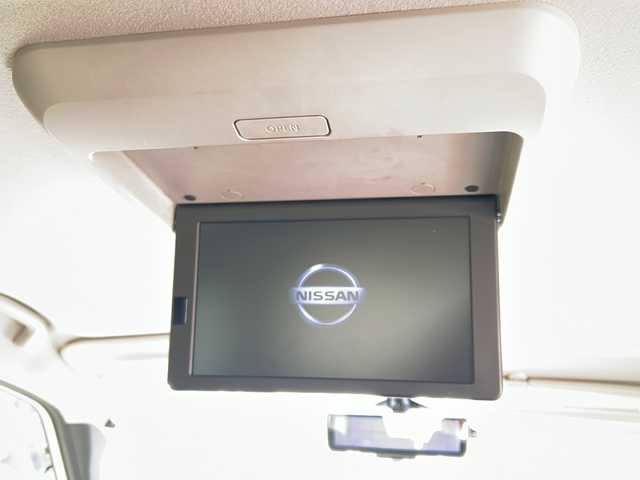 日産 セレナ ハイウェイスター Vセレクション 静岡県 2017(平29)年 7.1万km ブリリアントホワイトパール /純正ナビ/地デジTV//純正CD/DVD/Bluetooth//バック/アラウンドビューモニター//両側パワースライドドア//フリップダウンリアモニター//プロパイロット//デジタルインナーミラー//パーキングアシスト//社外AW//ETC//LEDヘッドライト//スマートキー