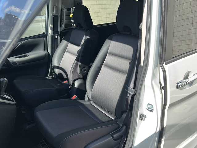 日産 セレナ ハイウェイスター Vセレクション 静岡県 2017(平29)年 7.1万km ブリリアントホワイトパール /純正ナビ/地デジTV//純正CD/DVD/Bluetooth//バック/アラウンドビューモニター//両側パワースライドドア//フリップダウンリアモニター//プロパイロット//デジタルインナーミラー//パーキングアシスト//社外AW//ETC//LEDヘッドライト//スマートキー