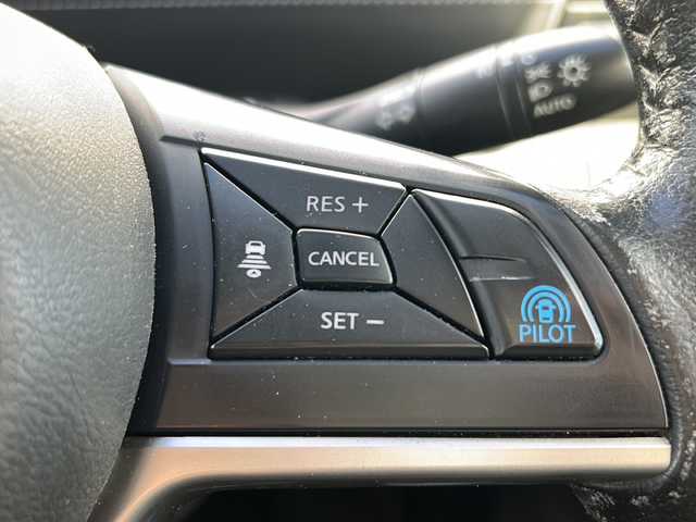 日産 セレナ ハイウェイスター Vセレクション 静岡県 2017(平29)年 7.1万km ブリリアントホワイトパール /純正ナビ/地デジTV//純正CD/DVD/Bluetooth//バック/アラウンドビューモニター//両側パワースライドドア//フリップダウンリアモニター//プロパイロット//デジタルインナーミラー//パーキングアシスト//社外AW//ETC//LEDヘッドライト//スマートキー