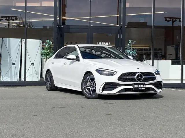 メルセデス・ベンツ Ｍ・ベンツ Ｃ２２０ｄ アバンギャルド　AMGライン 福岡県 2022(令4)年 1.7万km ポーラホワイト ・アダプティブクルーズコントロール/・純正ナビ／Ｂｌｕｅｔｏｏｔｈ／ＵＳＢ/・全方位カメラ/・ハーフレザーシート／シートヒーター/・フルセグ/・ETC/・純正18AW/・LEDライト/・ブラインドスポット/・リアアクスルステアリング/・スペアキー