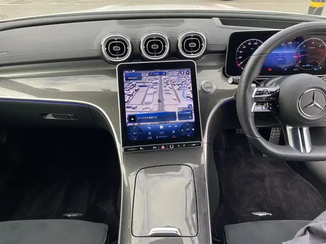 メルセデス・ベンツ Ｍ・ベンツ Ｃ２２０ｄ アバンギャルド　AMGライン 福岡県 2022(令4)年 1.7万km ポーラホワイト ・アダプティブクルーズコントロール/・純正ナビ／Ｂｌｕｅｔｏｏｔｈ／ＵＳＢ/・全方位カメラ/・ハーフレザーシート／シートヒーター/・フルセグ/・ETC/・純正18AW/・LEDライト/・ブラインドスポット/・リアアクスルステアリング/・スペアキー