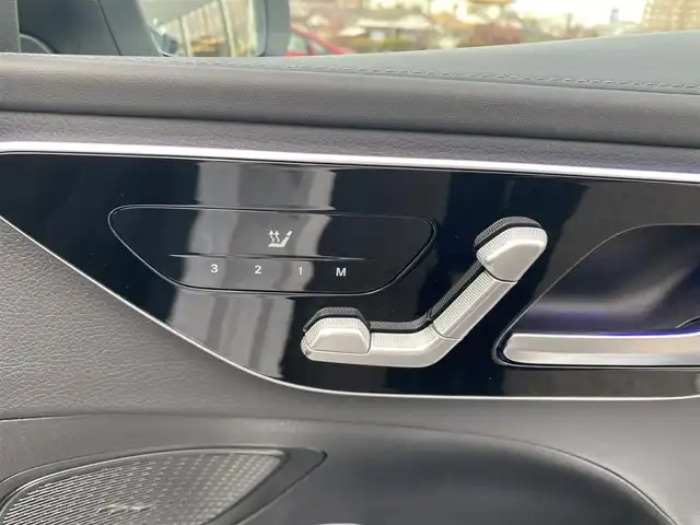 メルセデス・ベンツ Ｍ・ベンツ Ｃ２２０ｄ アバンギャルド　AMGライン 福岡県 2022(令4)年 1.7万km ポーラホワイト ・アダプティブクルーズコントロール/・純正ナビ／Ｂｌｕｅｔｏｏｔｈ／ＵＳＢ/・全方位カメラ/・ハーフレザーシート／シートヒーター/・フルセグ/・ETC/・純正18AW/・LEDライト/・ブラインドスポット/・リアアクスルステアリング/・スペアキー