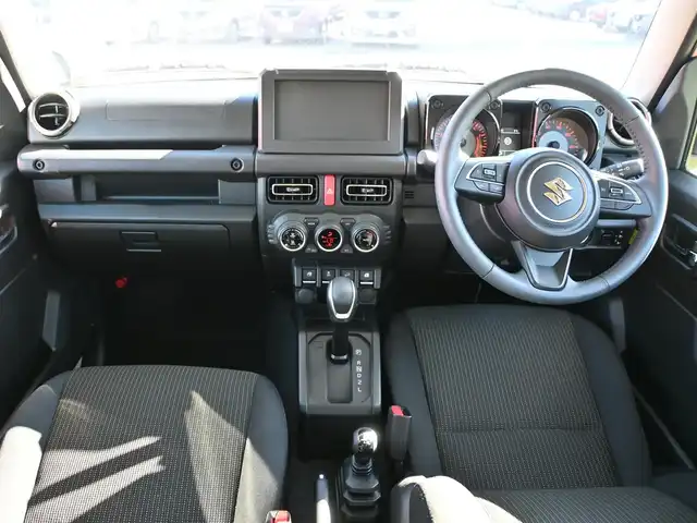 スズキ ジムニー XC 千葉県 2024(令6)年 0.8万km シフォンアイボリーM デュアルセンサーブレーキサポート/前席シートヒーター/革巻きステアリング/ステアリングスイッチ/LEDヘッドライト/フォグライト/ウインカーミラー/リアコーナーセンサー/純正16インチアルミホイル/サイド/カーテンエアバッグ/スマートキー