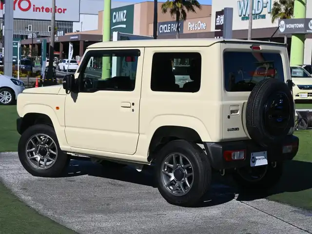 スズキ ジムニー XC 千葉県 2024(令6)年 0.8万km シフォンアイボリーM デュアルセンサーブレーキサポート/前席シートヒーター/革巻きステアリング/ステアリングスイッチ/LEDヘッドライト/フォグライト/ウインカーミラー/リアコーナーセンサー/純正16インチアルミホイル/サイド/カーテンエアバッグ/スマートキー