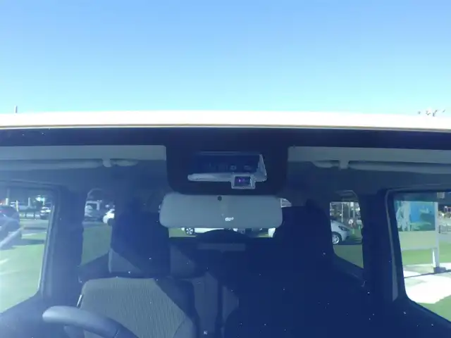 スズキ ジムニー XC 千葉県 2024(令6)年 0.8万km シフォンアイボリーM デュアルセンサーブレーキサポート/前席シートヒーター/革巻きステアリング/ステアリングスイッチ/LEDヘッドライト/フォグライト/ウインカーミラー/リアコーナーセンサー/純正16インチアルミホイル/サイド/カーテンエアバッグ/スマートキー