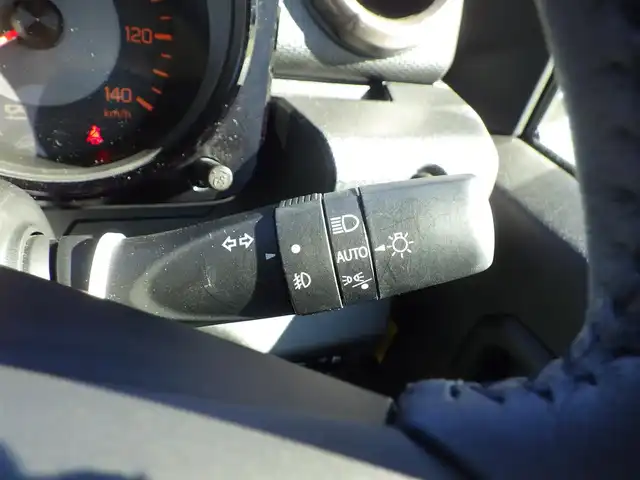 スズキ ジムニー XC 千葉県 2024(令6)年 0.8万km シフォンアイボリーM デュアルセンサーブレーキサポート/前席シートヒーター/革巻きステアリング/ステアリングスイッチ/LEDヘッドライト/フォグライト/ウインカーミラー/リアコーナーセンサー/純正16インチアルミホイル/サイド/カーテンエアバッグ/スマートキー