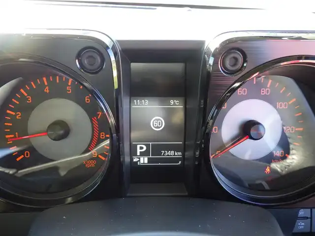 スズキ ジムニー XC 千葉県 2024(令6)年 0.8万km シフォンアイボリーM デュアルセンサーブレーキサポート/前席シートヒーター/革巻きステアリング/ステアリングスイッチ/LEDヘッドライト/フォグライト/ウインカーミラー/リアコーナーセンサー/純正16インチアルミホイル/サイド/カーテンエアバッグ/スマートキー