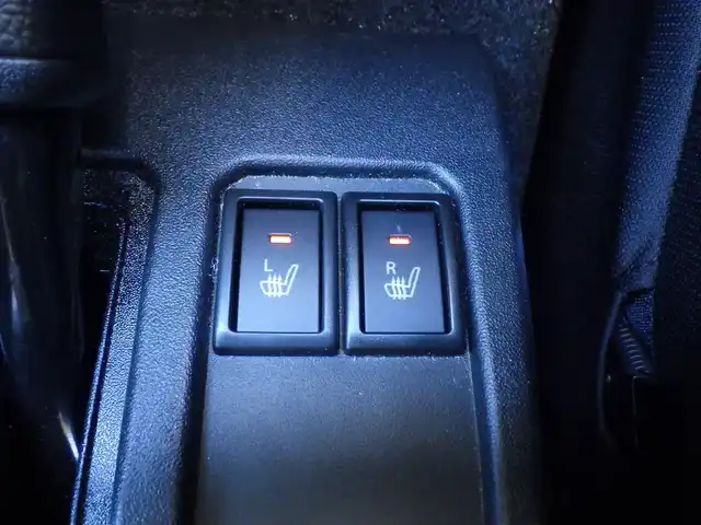 スズキ ジムニー XC 千葉県 2024(令6)年 0.8万km シフォンアイボリーM デュアルセンサーブレーキサポート/前席シートヒーター/革巻きステアリング/ステアリングスイッチ/LEDヘッドライト/フォグライト/ウインカーミラー/リアコーナーセンサー/純正16インチアルミホイル/サイド/カーテンエアバッグ/スマートキー