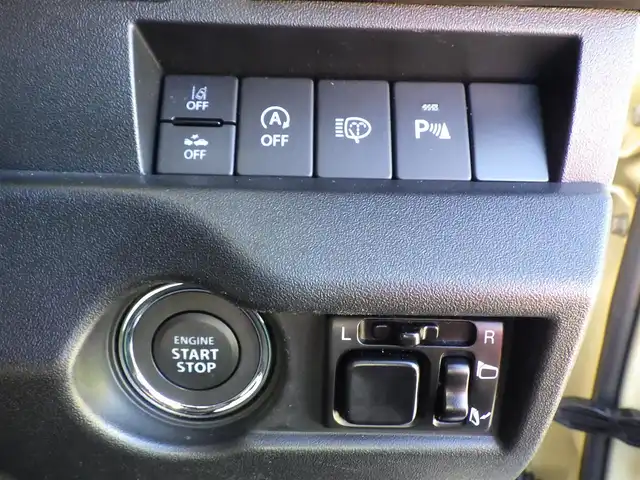 スズキ ジムニー XC 千葉県 2024(令6)年 0.8万km シフォンアイボリーM デュアルセンサーブレーキサポート/前席シートヒーター/革巻きステアリング/ステアリングスイッチ/LEDヘッドライト/フォグライト/ウインカーミラー/リアコーナーセンサー/純正16インチアルミホイル/サイド/カーテンエアバッグ/スマートキー