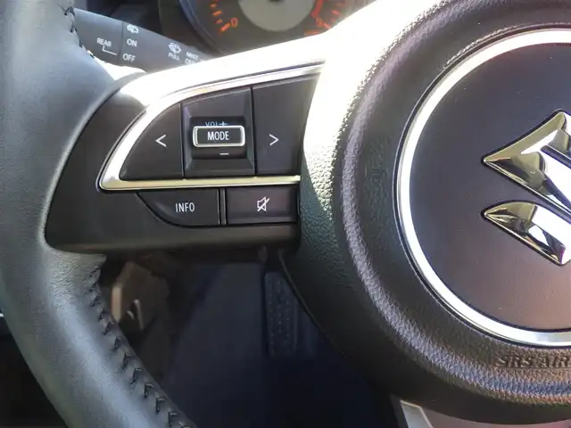 スズキ ジムニー XC 千葉県 2024(令6)年 0.8万km シフォンアイボリーM デュアルセンサーブレーキサポート/前席シートヒーター/革巻きステアリング/ステアリングスイッチ/LEDヘッドライト/フォグライト/ウインカーミラー/リアコーナーセンサー/純正16インチアルミホイル/サイド/カーテンエアバッグ/スマートキー