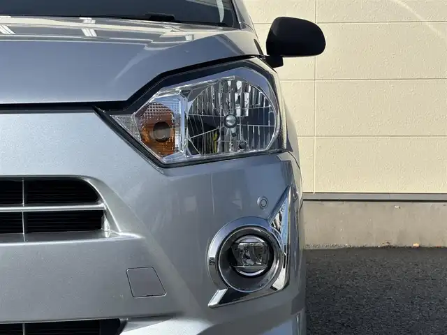 ダイハツ ミラ イース L SAⅢ 茨城県 2022(令4)年 5.2万km ブライトシルバーメタリック 純正カーオーディオ(CK-W70D)/　(AM/FM/CD)/社外(Zeus)LEDヘッドライト/純正フォグランプ/社外フロアマット/パワーステアリング/オートライト/Wエアバック/衝突軽減システム