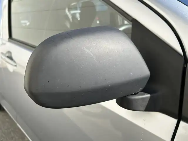 ダイハツ ミラ イース L SAⅢ 茨城県 2022(令4)年 5.2万km ブライトシルバーメタリック 純正カーオーディオ(CK-W70D)/　(AM/FM/CD)/社外(Zeus)LEDヘッドライト/純正フォグランプ/社外フロアマット/パワーステアリング/オートライト/Wエアバック/衝突軽減システム