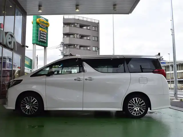 トヨタ アルファード SA Cパッケージ 神奈川県 2016(平28)年 6.6万km ホワイトパールクリスタルシャイン メーカーOPナビ/(フルセグTV/Bluetooth/CD/DVD/SD)/JBLサウンドシステム/純正フリップダウンモニター/サンルーフ/両側パワースライドドア/レーダークルーズコントロール/クリアランスソナー/レーントレーシングアシスト/シートメモリー機能付き/電動リアゲート/ウッドコンビステアリング/純正18アルミホイール/ステアリングリモコン/ハンドルヒーター/シートヒーター(D/N)/オートライト/オートハイビーム/ビルトインETC/前方ドラレコ/１００V電源/プッシュスタート/ドアバイザー/スマートキー