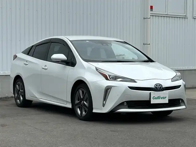 トヨタ プリウス A プレミアム　ツーリングセレ 愛媛県 2020(令2)年 2.8万km プラチナホワイトパールマイカ ワンオーナー/トヨタセーフティー/純正ナビ/（Bluetooth/SD/CD/DVD/HDMI/フルセグTV)/アランドビューモニター/前方ドライブレコーダー/レザーシート/シートヒーター/エアシート/パワーシート/ビルドインETC/100V充電/パーキングセンサー/レーダークルーズコントロール/ブラインドスポットモニター/プリクラッシュセーフティー/レーンキープアシスト/純正17インチアルミホイール/純正フロアマット/純正ドアバイザ/LEDヘッドライト/オートマチックハイビーム/オートライト/フォグランプ/ABS/盗難防止装置/取扱説明書