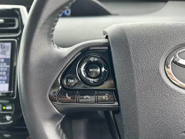 トヨタ プリウス A プレミアム　ツーリングセレ 愛媛県 2020(令2)年 2.8万km プラチナホワイトパールマイカ ワンオーナー/トヨタセーフティー/純正ナビ/（Bluetooth/SD/CD/DVD/HDMI/フルセグTV)/アランドビューモニター/前方ドライブレコーダー/レザーシート/シートヒーター/エアシート/パワーシート/ビルドインETC/100V充電/パーキングセンサー/レーダークルーズコントロール/ブラインドスポットモニター/プリクラッシュセーフティー/レーンキープアシスト/純正17インチアルミホイール/純正フロアマット/純正ドアバイザ/LEDヘッドライト/オートマチックハイビーム/オートライト/フォグランプ/ABS/盗難防止装置/取扱説明書