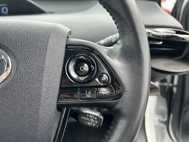 トヨタ プリウス A プレミアム　ツーリングセレ 愛媛県 2020(令2)年 2.8万km プラチナホワイトパールマイカ ワンオーナー/トヨタセーフティー/純正ナビ/（Bluetooth/SD/CD/DVD/HDMI/フルセグTV)/アランドビューモニター/前方ドライブレコーダー/レザーシート/シートヒーター/エアシート/パワーシート/ビルドインETC/100V充電/パーキングセンサー/レーダークルーズコントロール/ブラインドスポットモニター/プリクラッシュセーフティー/レーンキープアシスト/純正17インチアルミホイール/純正フロアマット/純正ドアバイザ/LEDヘッドライト/オートマチックハイビーム/オートライト/フォグランプ/ABS/盗難防止装置/取扱説明書