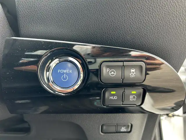 トヨタ プリウス A プレミアム　ツーリングセレ 愛媛県 2020(令2)年 2.8万km プラチナホワイトパールマイカ ワンオーナー/トヨタセーフティー/純正ナビ/（Bluetooth/SD/CD/DVD/HDMI/フルセグTV)/アランドビューモニター/前方ドライブレコーダー/レザーシート/シートヒーター/エアシート/パワーシート/ビルドインETC/100V充電/パーキングセンサー/レーダークルーズコントロール/ブラインドスポットモニター/プリクラッシュセーフティー/レーンキープアシスト/純正17インチアルミホイール/純正フロアマット/純正ドアバイザ/LEDヘッドライト/オートマチックハイビーム/オートライト/フォグランプ/ABS/盗難防止装置/取扱説明書