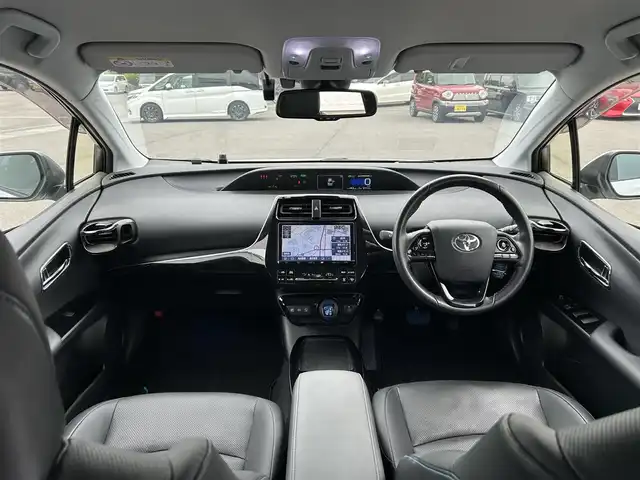 トヨタ プリウス A プレミアム　ツーリングセレ 愛媛県 2020(令2)年 2.8万km プラチナホワイトパールマイカ ワンオーナー/トヨタセーフティー/純正ナビ/（Bluetooth/SD/CD/DVD/HDMI/フルセグTV)/アランドビューモニター/前方ドライブレコーダー/レザーシート/シートヒーター/エアシート/パワーシート/ビルドインETC/100V充電/パーキングセンサー/レーダークルーズコントロール/ブラインドスポットモニター/プリクラッシュセーフティー/レーンキープアシスト/純正17インチアルミホイール/純正フロアマット/純正ドアバイザ/LEDヘッドライト/オートマチックハイビーム/オートライト/フォグランプ/ABS/盗難防止装置/取扱説明書