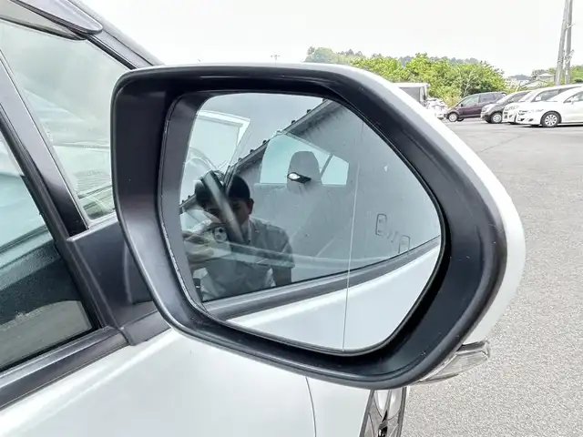 トヨタ プリウス A プレミアム　ツーリングセレ 愛媛県 2020(令2)年 2.8万km プラチナホワイトパールマイカ ワンオーナー/トヨタセーフティー/純正ナビ/（Bluetooth/SD/CD/DVD/HDMI/フルセグTV)/アランドビューモニター/前方ドライブレコーダー/レザーシート/シートヒーター/エアシート/パワーシート/ビルドインETC/100V充電/パーキングセンサー/レーダークルーズコントロール/ブラインドスポットモニター/プリクラッシュセーフティー/レーンキープアシスト/純正17インチアルミホイール/純正フロアマット/純正ドアバイザ/LEDヘッドライト/オートマチックハイビーム/オートライト/フォグランプ/ABS/盗難防止装置/取扱説明書