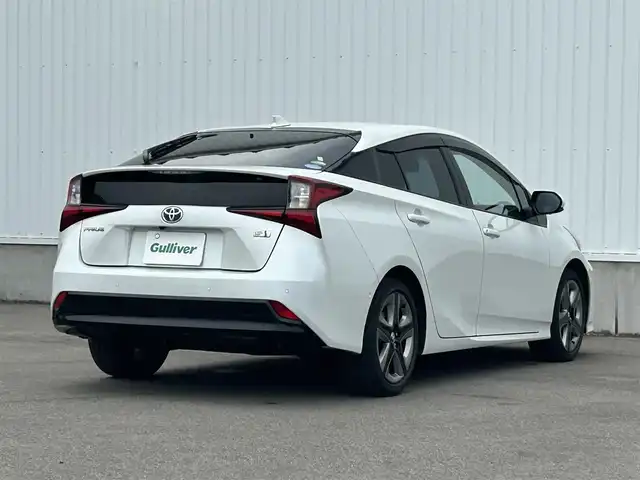 トヨタ プリウス A プレミアム　ツーリングセレ 愛媛県 2020(令2)年 2.8万km プラチナホワイトパールマイカ ワンオーナー/トヨタセーフティー/純正ナビ/（Bluetooth/SD/CD/DVD/HDMI/フルセグTV)/アランドビューモニター/前方ドライブレコーダー/レザーシート/シートヒーター/エアシート/パワーシート/ビルドインETC/100V充電/パーキングセンサー/レーダークルーズコントロール/ブラインドスポットモニター/プリクラッシュセーフティー/レーンキープアシスト/純正17インチアルミホイール/純正フロアマット/純正ドアバイザ/LEDヘッドライト/オートマチックハイビーム/オートライト/フォグランプ/ABS/盗難防止装置/取扱説明書