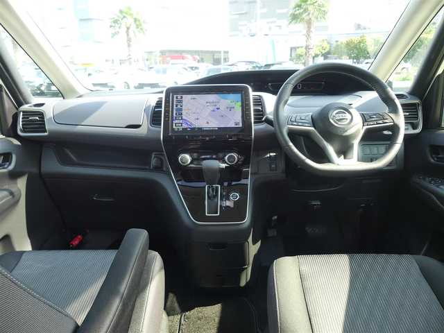 日産 セレナ ハイウェイスター V 千葉県 2020(令2)年 5.7万km ブリリアントホワイトパール エマージェンシーブレーキ/クルーズコントロール/両側パワースライドドア/10インチ純正メモリーナビ/地デジTV/【DVD/CD再生機能】/革巻きステアリング/LEDヘッドライト/フォグライト/ウインカーミラー/純正16インチアルミホイル/サイド/カーテンエアバッグ/インテリジェントキー