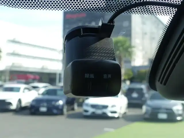 日産 セレナ ハイウェイスター V 千葉県 2020(令2)年 5.7万km ブリリアントホワイトパール エマージェンシーブレーキ/クルーズコントロール/両側パワースライドドア/10インチ純正メモリーナビ/地デジTV/【DVD/CD再生機能】/革巻きステアリング/LEDヘッドライト/フォグライト/ウインカーミラー/純正16インチアルミホイル/サイド/カーテンエアバッグ/インテリジェントキー