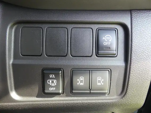 日産 セレナ ハイウェイスター V 千葉県 2020(令2)年 5.7万km ブリリアントホワイトパール エマージェンシーブレーキ/クルーズコントロール/両側パワースライドドア/10インチ純正メモリーナビ/地デジTV/【DVD/CD再生機能】/革巻きステアリング/LEDヘッドライト/フォグライト/ウインカーミラー/純正16インチアルミホイル/サイド/カーテンエアバッグ/インテリジェントキー