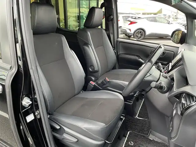 トヨタ ノア Si ダブルバイビーⅢ 島根県 2021(令3)年 2.1万km ブラック 登録時走行距離　20761km/純正ナビ(NSZT-W68T)/フルセグテレビ/AM/FM/CD/Bluetooth/クルーズコントロール/オートマチックハイビーム/コーナーセンサー/両側パワースライドドア/ETC/横滑り防止装置/電動格納ミラー/ステアリングスイッチ/純正フロアマット/衝突軽減ブレーキ/レーンアシスト