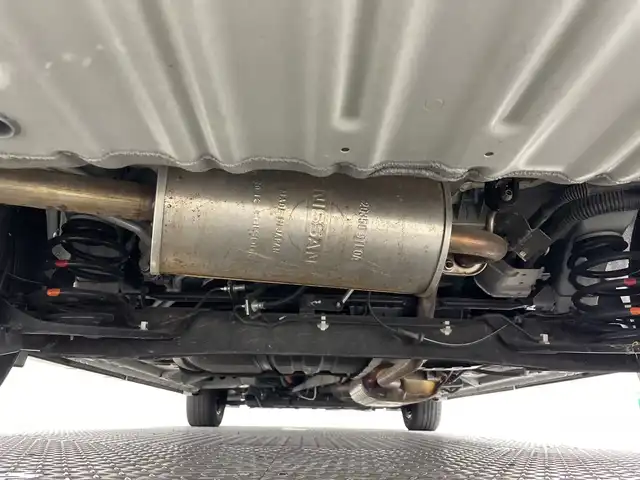 日産 セレナ e－パワー ハイウェイスター V 神奈川県 2021(令3)年 4万km ブリリアントホワイトパール 純正10型SDナビゲーション/AM FM Bluetooth フルセグ SD CD DVD/アラウンドビューモニター/純正フリップダウンモニター/両側パワースライドドア/プロパイロット/ブラインドスポットモニター/クリアランスソナー/ETC/電子パーキングブレーキ/オートホールド/革巻きステアリング/ステアリングリモコン/インテリジェントルームミラー/前後ドライブレコーダー/LEDヘッドライト/オートライト/オートマチックハイビーム/フォグランプ/電動格納ミラー/ウィンカーミラー/純正15インチアルミホイール/ドアバイザー