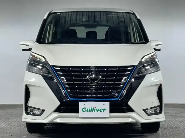 日産 セレナ e－パワー ハイウェイスター V 神奈川県 2021(令3)年 4万km ブリリアントホワイトパール 純正10型SDナビゲーション/AM FM Bluetooth フルセグ SD CD DVD/アラウンドビューモニター/純正フリップダウンモニター/両側パワースライドドア/プロパイロット/ブラインドスポットモニター/クリアランスソナー/ETC/電子パーキングブレーキ/オートホールド/革巻きステアリング/ステアリングリモコン/インテリジェントルームミラー/前後ドライブレコーダー/LEDヘッドライト/オートライト/オートマチックハイビーム/フォグランプ/電動格納ミラー/ウィンカーミラー/純正15インチアルミホイール/ドアバイザー