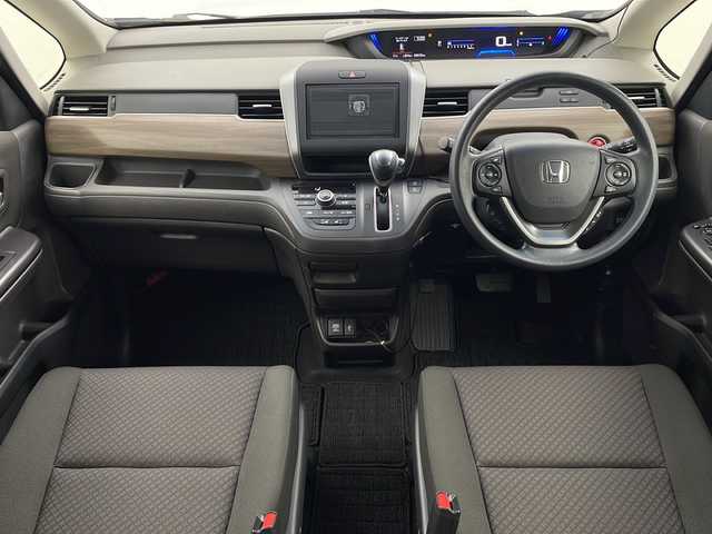 ホンダ フリード＋ G ホンダセンシング 栃木県 2019(令1)年 4.6万km クリスタルブラックパール ホンダセンシング/車線逸脱抑制機能/衝突軽減システム/横滑り防止/先行車発進お知らせ/標識認識機能/レーダークルーズコントロール/両側パワースライドドア/ドライブレコーダー/ＥＴＣ/シートヒーター/コーナーセンサー/プッシュスタート/純正フロアマット/電動格納ミラー/スマートキー/スペアキー