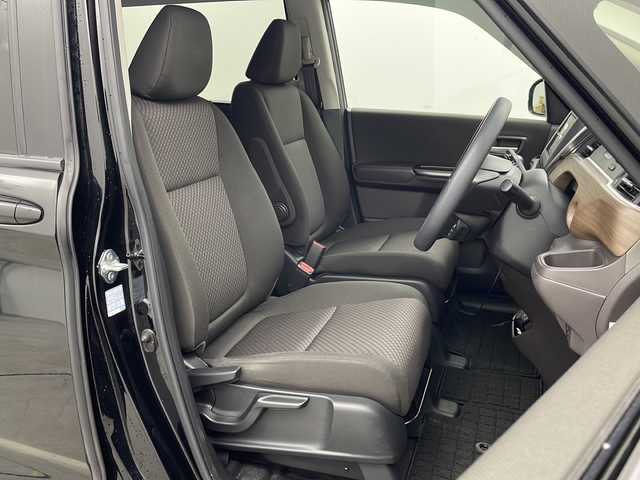 ホンダ フリード＋ G ホンダセンシング 栃木県 2019(令1)年 4.6万km クリスタルブラックパール ホンダセンシング/車線逸脱抑制機能/衝突軽減システム/横滑り防止/先行車発進お知らせ/標識認識機能/レーダークルーズコントロール/両側パワースライドドア/ドライブレコーダー/ＥＴＣ/シートヒーター/コーナーセンサー/プッシュスタート/純正フロアマット/電動格納ミラー/スマートキー/スペアキー