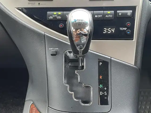 レクサス ＲＸ 450h バージョンL 宮城県 2014(平26)年 7.8万km ホワイトパールクリスタルシャイン 登録時走行距離77530km/茶革シート/メーカーオプションナビ/CD・DVD・Bluetooth・USB・AUX/フルセグテレビ/バックカメラ/レーダークルーズコントロール/クリアランスソナー/ヘッドアップディスプレイ/前席パワーシート/メモリシート/エアシート/シートヒーター/ステアリングヒーター/パワーバックドア/AC100V/フォグランプ/純正LEDライト