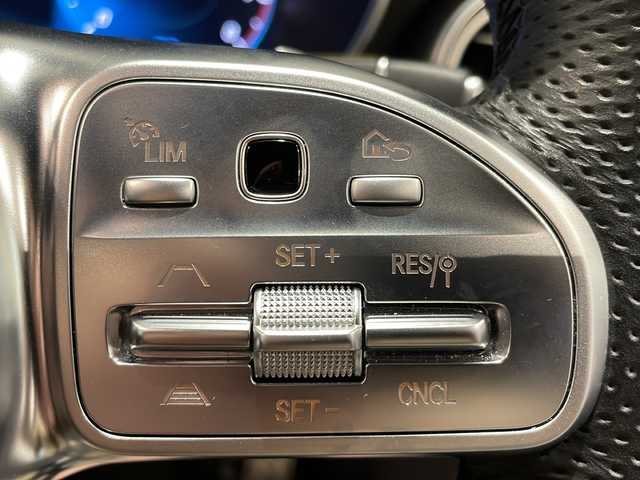 メルセデス・ベンツ Ｃ２００ 4マチック ローレウスED スポーツプラスPKG 新潟県 2020(令2)年 2.9万km オブシディアンブラック パナメリカーナグリル(純正車載)/スポーツプラスパッケージ/・レザーARTICOスポーツシー/・ステンレスアクセル＆ブレーキペダル/・エアボディコントロールサスペンション/・ヘッドアップディスプレイ/・フットトランクオープナー/・自動開閉トランクリッド/レーダーセーフティパッケージ/・アクティブディスタンスアシストディストロニック/・アクティブステアリングアシスト/・アクティブレーンチェンジアシスト/・アクティブエマージェンシーストップアシスト/・アクティブブレーキアシスト/・アクティブレーンキーピングアシスト/マルチビームLEDヘッドライト(ウルトラハイビーム付)/アンビエントライト/10.25インチワイドディスプレイ/・HDDナビゲーションシステム/・Apple Car Play/・TV/BT/・リアビューカメラ/パワーシート/シートヒーター/ETC2.0/パドルシフト/ワイヤレスチャージング