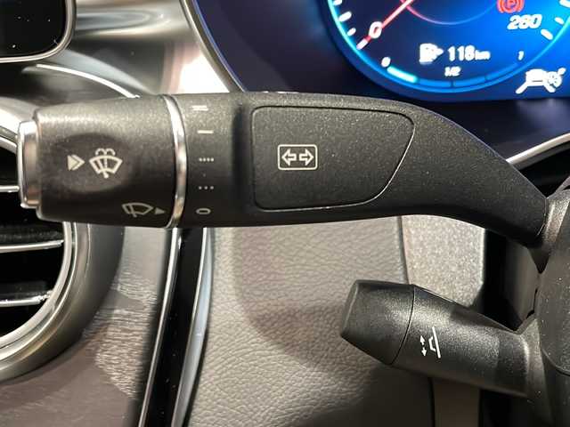 メルセデス・ベンツ Ｃ２００ 4マチック ローレウスED スポーツプラスPKG 新潟県 2020(令2)年 2.9万km オブシディアンブラック パナメリカーナグリル(純正車載)/スポーツプラスパッケージ/・レザーARTICOスポーツシー/・ステンレスアクセル＆ブレーキペダル/・エアボディコントロールサスペンション/・ヘッドアップディスプレイ/・フットトランクオープナー/・自動開閉トランクリッド/レーダーセーフティパッケージ/・アクティブディスタンスアシストディストロニック/・アクティブステアリングアシスト/・アクティブレーンチェンジアシスト/・アクティブエマージェンシーストップアシスト/・アクティブブレーキアシスト/・アクティブレーンキーピングアシスト/マルチビームLEDヘッドライト(ウルトラハイビーム付)/アンビエントライト/10.25インチワイドディスプレイ/・HDDナビゲーションシステム/・Apple Car Play/・TV/BT/・リアビューカメラ/パワーシート/シートヒーター/ETC2.0/パドルシフト/ワイヤレスチャージング