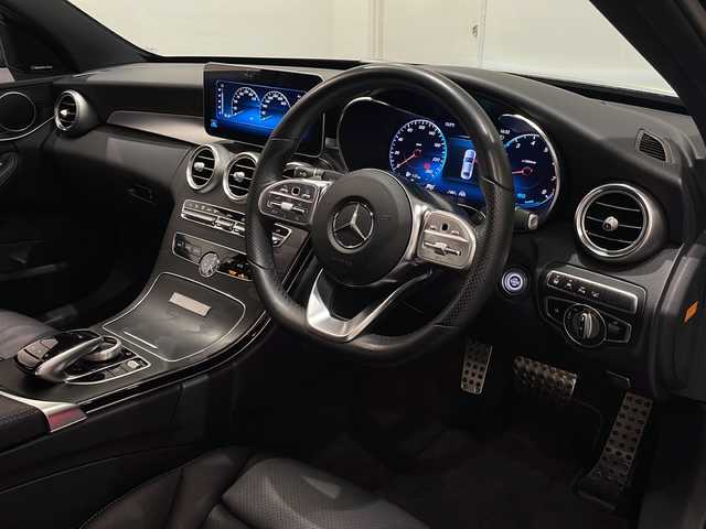 メルセデス・ベンツ Ｃ２００ 4マチック ローレウスED スポーツプラスPKG 新潟県 2020(令2)年 2.9万km オブシディアンブラック パナメリカーナグリル(純正車載)/スポーツプラスパッケージ/・レザーARTICOスポーツシー/・ステンレスアクセル＆ブレーキペダル/・エアボディコントロールサスペンション/・ヘッドアップディスプレイ/・フットトランクオープナー/・自動開閉トランクリッド/レーダーセーフティパッケージ/・アクティブディスタンスアシストディストロニック/・アクティブステアリングアシスト/・アクティブレーンチェンジアシスト/・アクティブエマージェンシーストップアシスト/・アクティブブレーキアシスト/・アクティブレーンキーピングアシスト/マルチビームLEDヘッドライト(ウルトラハイビーム付)/アンビエントライト/10.25インチワイドディスプレイ/・HDDナビゲーションシステム/・Apple Car Play/・TV/BT/・リアビューカメラ/パワーシート/シートヒーター/ETC2.0/パドルシフト/ワイヤレスチャージング