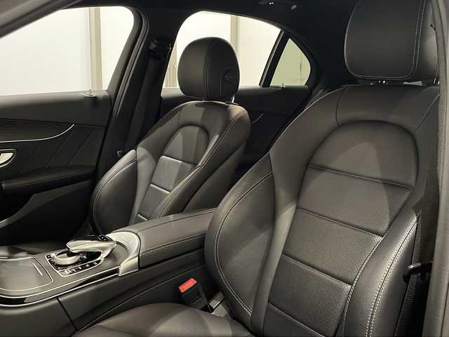 メルセデス・ベンツ Ｃ２００ 4マチック ローレウスED スポーツプラスPKG 新潟県 2020(令2)年 2.9万km オブシディアンブラック パナメリカーナグリル(純正車載)/スポーツプラスパッケージ/・レザーARTICOスポーツシー/・ステンレスアクセル＆ブレーキペダル/・エアボディコントロールサスペンション/・ヘッドアップディスプレイ/・フットトランクオープナー/・自動開閉トランクリッド/レーダーセーフティパッケージ/・アクティブディスタンスアシストディストロニック/・アクティブステアリングアシスト/・アクティブレーンチェンジアシスト/・アクティブエマージェンシーストップアシスト/・アクティブブレーキアシスト/・アクティブレーンキーピングアシスト/マルチビームLEDヘッドライト(ウルトラハイビーム付)/アンビエントライト/10.25インチワイドディスプレイ/・HDDナビゲーションシステム/・Apple Car Play/・TV/BT/・リアビューカメラ/パワーシート/シートヒーター/ETC2.0/パドルシフト/ワイヤレスチャージング