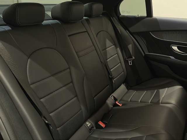 メルセデス・ベンツ Ｃ２００ 4マチック ローレウスED スポーツプラスPKG 新潟県 2020(令2)年 2.9万km オブシディアンブラック パナメリカーナグリル(純正車載)/スポーツプラスパッケージ/・レザーARTICOスポーツシー/・ステンレスアクセル＆ブレーキペダル/・エアボディコントロールサスペンション/・ヘッドアップディスプレイ/・フットトランクオープナー/・自動開閉トランクリッド/レーダーセーフティパッケージ/・アクティブディスタンスアシストディストロニック/・アクティブステアリングアシスト/・アクティブレーンチェンジアシスト/・アクティブエマージェンシーストップアシスト/・アクティブブレーキアシスト/・アクティブレーンキーピングアシスト/マルチビームLEDヘッドライト(ウルトラハイビーム付)/アンビエントライト/10.25インチワイドディスプレイ/・HDDナビゲーションシステム/・Apple Car Play/・TV/BT/・リアビューカメラ/パワーシート/シートヒーター/ETC2.0/パドルシフト/ワイヤレスチャージング