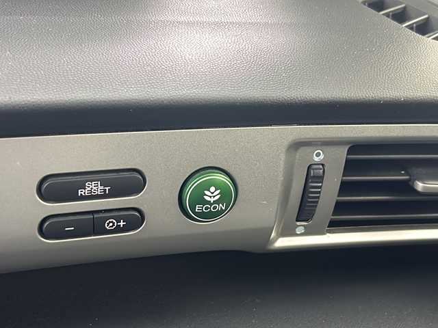 ホンダ フリード ハイブリット ジャストセレクション 福島県 2012(平24)年 7.1万km プレミアムホワイトパール /社外SDナビ//Bluetooth//フルセグテレビ//クルーズコントロール(追従無)//横滑り防止装置//盗難防止装置//ホイール付スタットレスタイヤ積載//社外アルミホイール//ETC//オートライト//アイドリングストップ//スペアキー