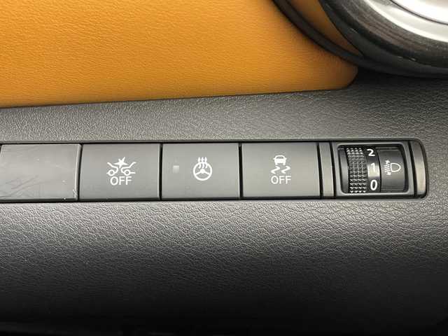 日産 キックス X ツートーンインテリアED 大分県 2020(令2)年 5.4万km ブリリアントホワイトパール 純正SDナビ/　（BT/CD/DVD/フルセグ）/エアロ付き（BUSOU製）/全方位カメラ/アラウンドビューモニター/プロパイロット/オートブレーキホールド/レザーシート/コーナーセンサー/ステアリングヒーター/シートヒーター/オートマチックハイビーム/LEDヘッドライト/純正アルミホイル17インチ