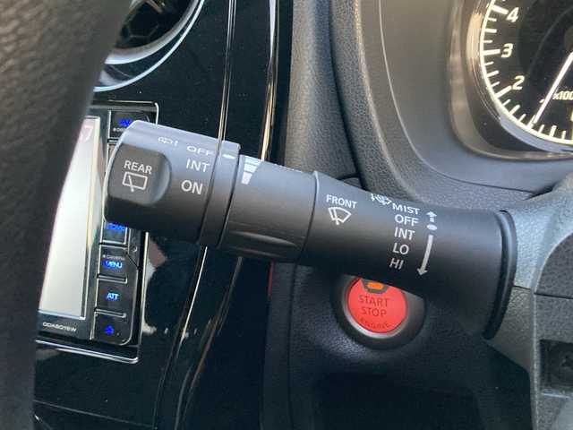 日産 ノート 愛媛県 2017(平29)年 3.3万km ブリリアントシルバー 社外ディスプレイオーディオ/・CD/DVD/アラウンドビューモニター/・バックカメラ/デジタルインナーミラー/ETC/衝突軽減ブレーキ/車線逸脱警報/アイドリングストップ/ISOFIX/プッシュスタート/・スペアキー/LEDヘッドライト/取扱説明書