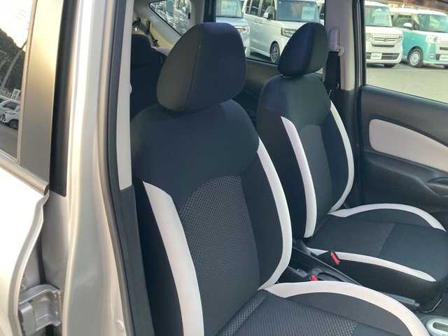 日産 ノート 愛媛県 2017(平29)年 3.3万km ブリリアントシルバー 社外ディスプレイオーディオ/・CD/DVD/アラウンドビューモニター/・バックカメラ/デジタルインナーミラー/ETC/衝突軽減ブレーキ/車線逸脱警報/アイドリングストップ/ISOFIX/プッシュスタート/・スペアキー/LEDヘッドライト/取扱説明書