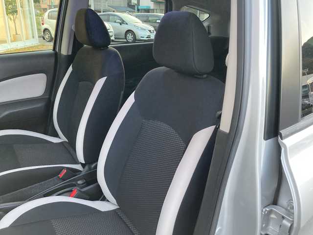 日産 ノート 愛媛県 2017(平29)年 3.3万km ブリリアントシルバー 社外ディスプレイオーディオ/・CD/DVD/アラウンドビューモニター/・バックカメラ/デジタルインナーミラー/ETC/衝突軽減ブレーキ/車線逸脱警報/アイドリングストップ/ISOFIX/プッシュスタート/・スペアキー/LEDヘッドライト/取扱説明書