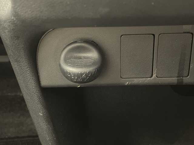 ダイハツ ムーヴ キャンバス X SA Ⅲ 沖縄県 2019(平31)年 9.6万km パールホワイトⅢ/ナチュラルベージュマイカメタリック 2トーン 社外ナビ　【AVN-R8W】/　(フルセグTV　Bluetooth　DVD　CD　SD)/バックカメラ/USB　/両側パワースライドドア　/プッシュスタート　/スマートキー　/スペアキー　/純正フロアマット　/オートマチックハイビーム　/オートライト　/オートエアコン　/パワーウィンドウ/衝突軽減ブレーキ