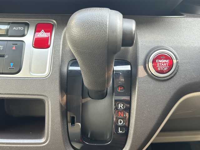 ホンダ Ｎ ＯＮＥ G 埼玉県 2013(平25)年 7.9万km クリスタルブラックパール (株)IDOMが運営する【じしゃロン熊谷店】の自社ローン専用車両になりますこちらは現金またはオートローンご利用時の価格です。自社ローンご希望の方は別途その旨お申付け下さい/社外メモリナビ(AVIC-MRZ02)/CD/ワンセグ/AUX/ETC/スマートキー/プッシュスタート/横滑り防止装置/フロアマット/ハロゲンライト/ライトレベライザー/社外アルミ１４インチ/電動格納ミラー/保証書