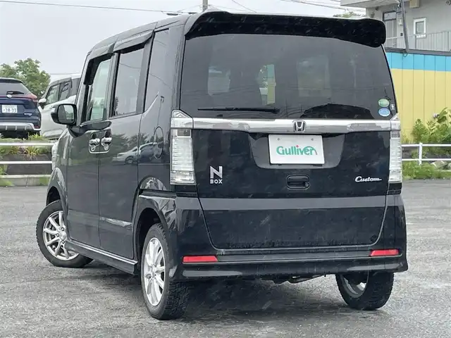 ホンダ Ｎ ＢＯＸ カスタム G SSパッケージ 道央・札幌 2013(平25)年 7万km クリスタルブラックパール ４WD/社外メモリーナビ/CD/DVD/SD/フルセグ/社外フリップダウンモニター/横滑り防止装置/バックカメラ/ドライブレコーダー/ECONモード/両側パワースライドドア/革巻きステアリング/ステアリングリモコン/プッシュスタート/スマートキー/LEDヘッドライト/オートライト/フォグランプ/電動格納ミラー/ヒーテッドドアミラー/ウィンカーミラー/純正フロアマット/ドアバイザー/スペアキー/社外エンジンスターター